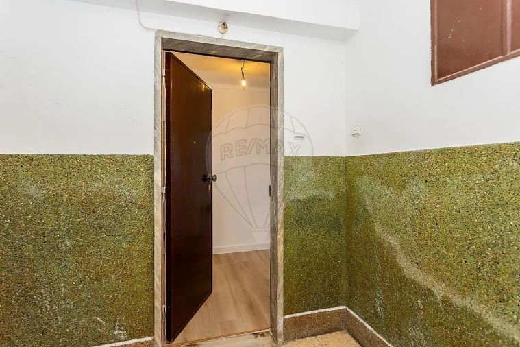 Apartamento T2 para Venda em Algueirão-Mem Martins Foto 13