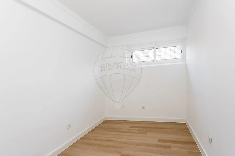 Apartamento T2 para Venda em Algueirão-Mem Martins Foto 4