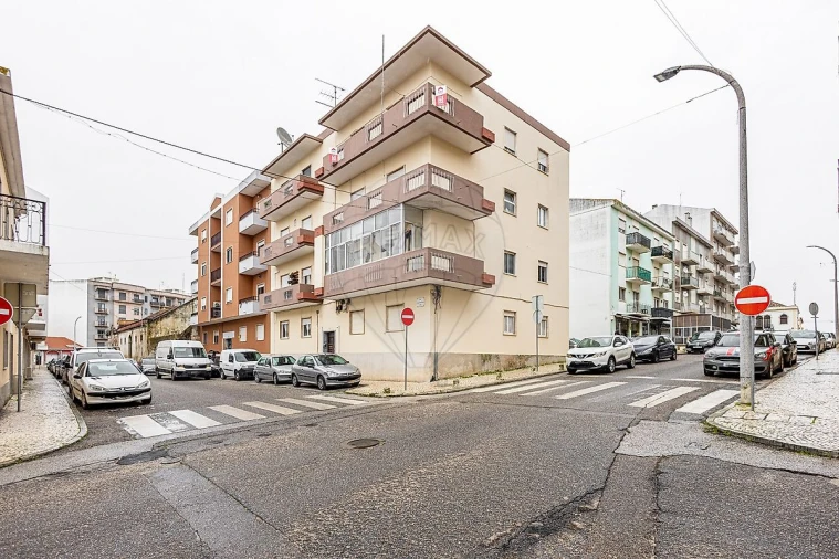 Apartamento T2 para Venda em Cartaxo e Vale da Pinta Foto 1