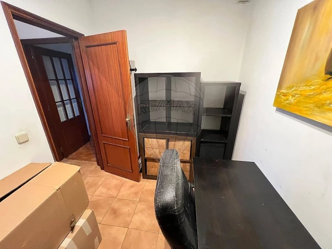 Apartamento T2 para Arrendamento em Vilar de Andorinho Foto 9