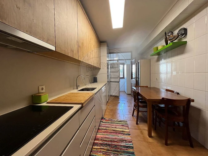 Apartamento T2 para Arrendamento em Vilar de Andorinho Foto 5