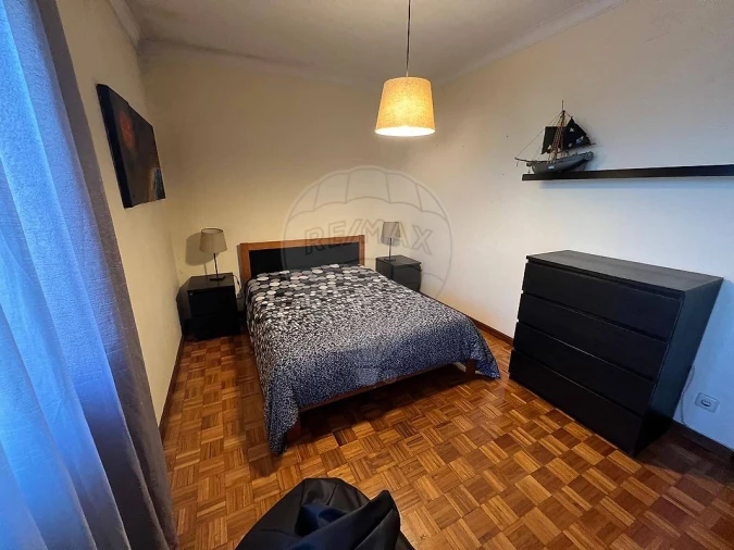 Apartamento T2 para Arrendamento em Vilar de Andorinho Foto 7