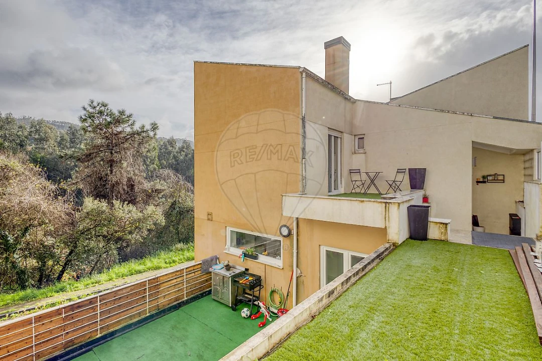 Moradia T3 para Venda em Fânzeres e São Pedro da Cova Foto 26