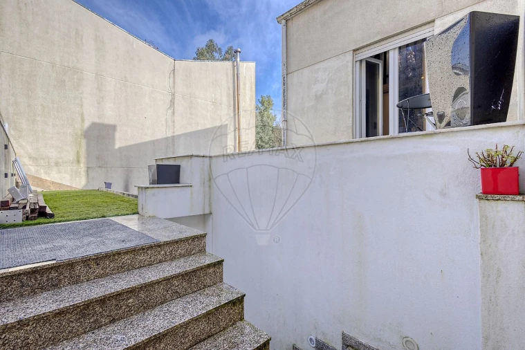 Moradia T3 para Venda em Fânzeres e São Pedro da Cova Foto 25