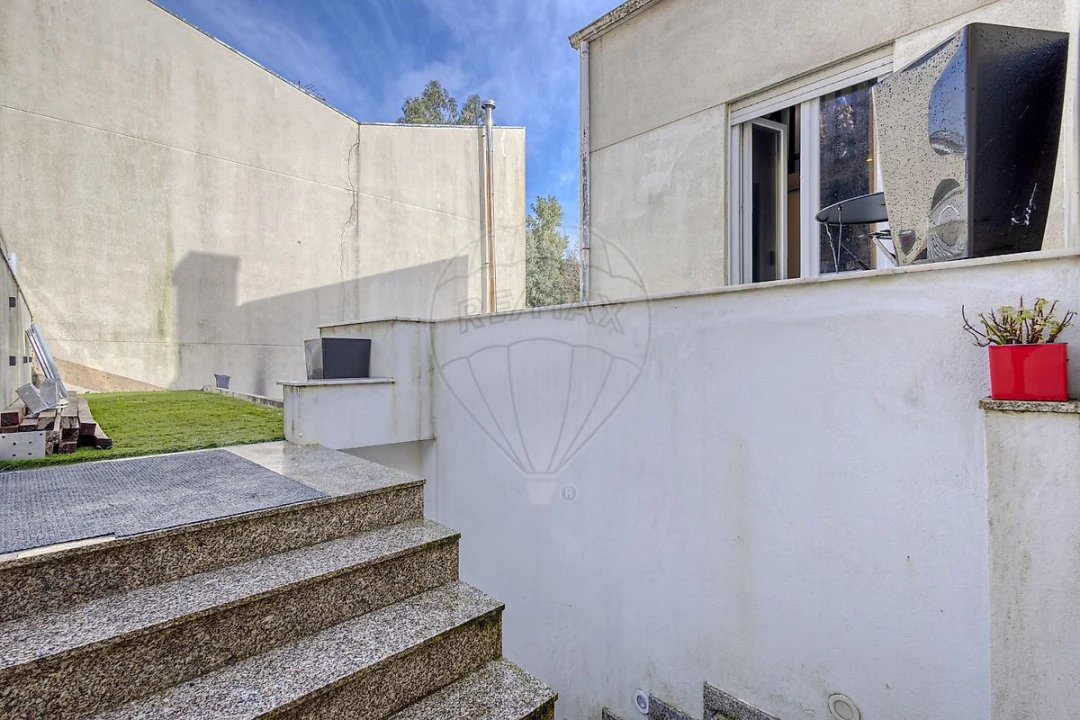 Moradia T3 para Venda em Fânzeres e São Pedro da Cova Foto 25