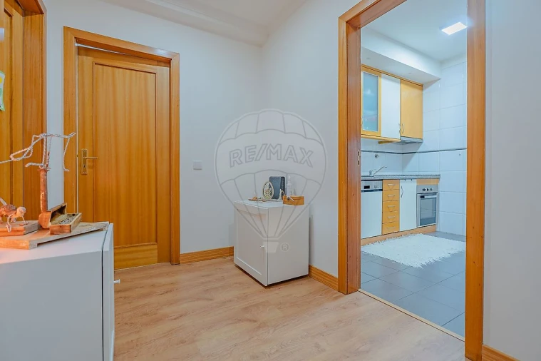 Apartamento T2 para Venda em São João de Ver Foto 2