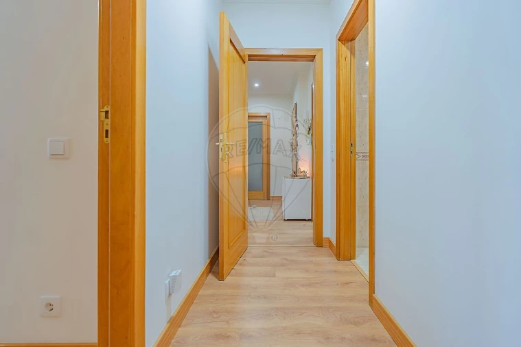 Apartamento T2 para Venda em São João de Ver Foto 9