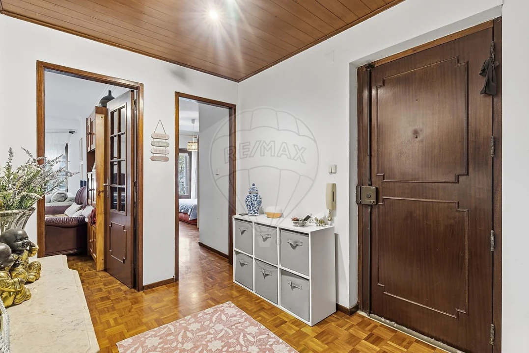 Apartamento T2 para Venda em Santa Maria, São Pedro e Matacães Foto 2