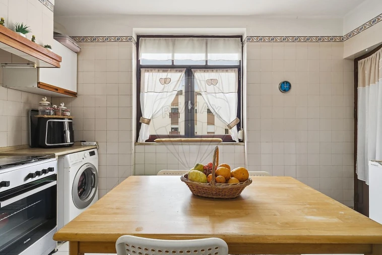 Apartamento T2 para Venda em Santa Maria, São Pedro e Matacães Foto 9