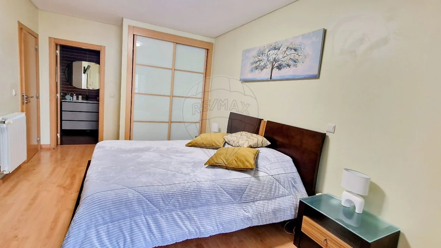 Apartamento T2 para Venda em Póvoa de Santa Iria e Forte da Casa Foto 16