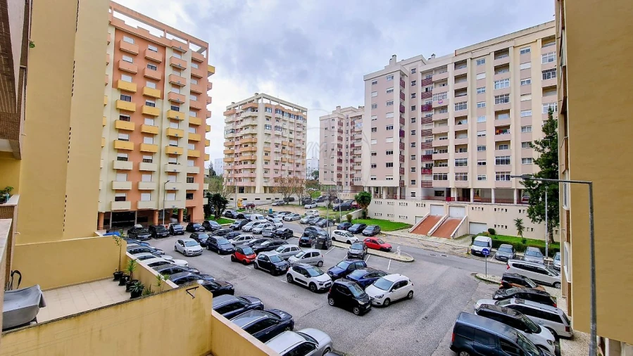 Apartamento T2 para Venda em Póvoa de Santa Iria e Forte da Casa Foto 9