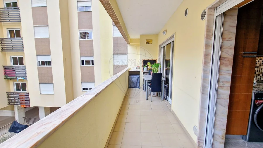 Apartamento T2 para Venda em Póvoa de Santa Iria e Forte da Casa Foto 7