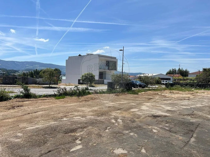 Terreno para Venda em Macieira de Cambra Foto 4
