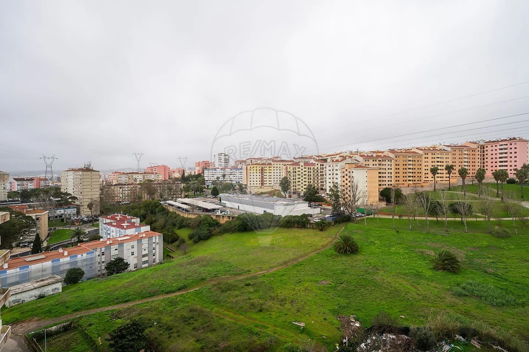 Apartamento T2 para Arrendamento em Odivelas Foto 15