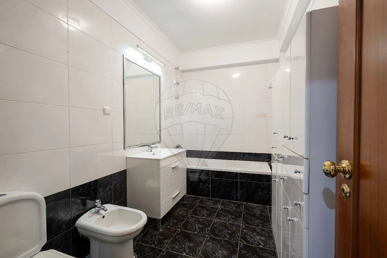 Apartamento T2 para Arrendamento em Odivelas Foto 8