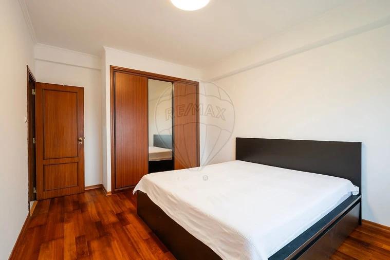 Apartamento T2 para Arrendamento em Odivelas Foto 9