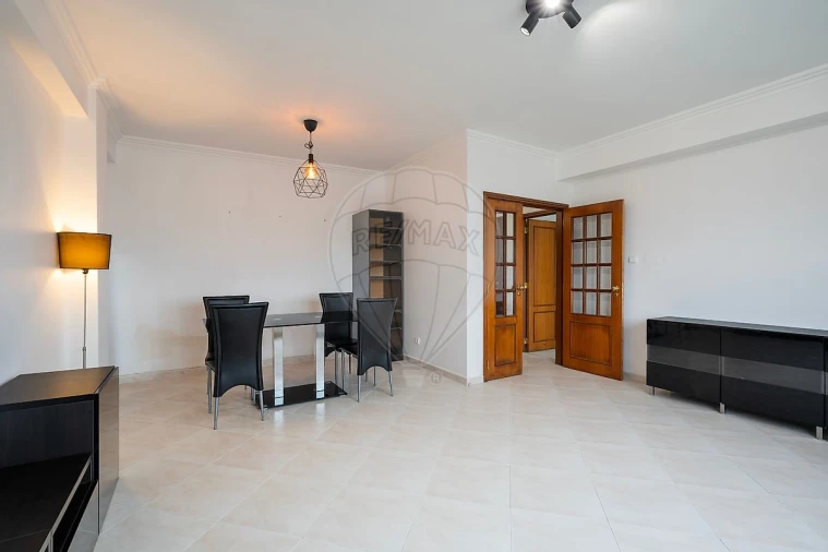 Apartamento T2 para Arrendamento em Odivelas Foto 2