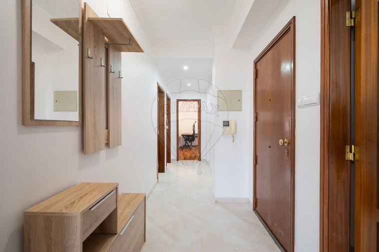 Apartamento T2 para Arrendamento em Odivelas Foto 11