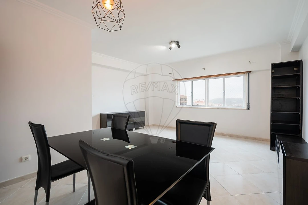 Apartamento T2 para Arrendamento em Odivelas Foto 3