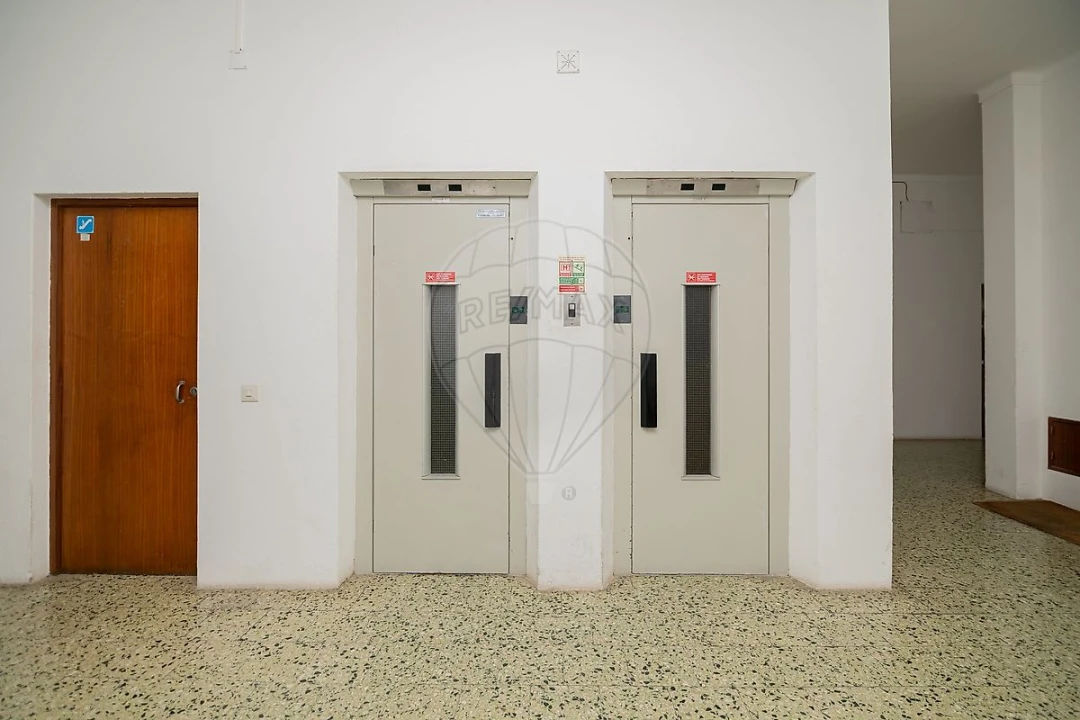 Apartamento T1 para Venda em Portimão Foto 7