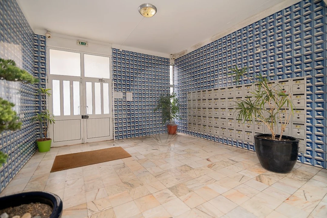 Apartamento T1 para Venda em Portimão Foto 5