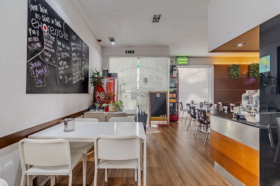 Negócio para Venda em Lordelo do Ouro e Massarelos Foto 6