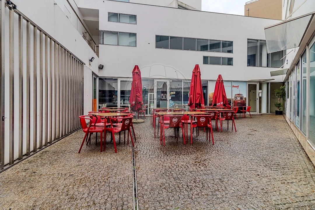 Negócio para Venda em Lordelo do Ouro e Massarelos Foto 8