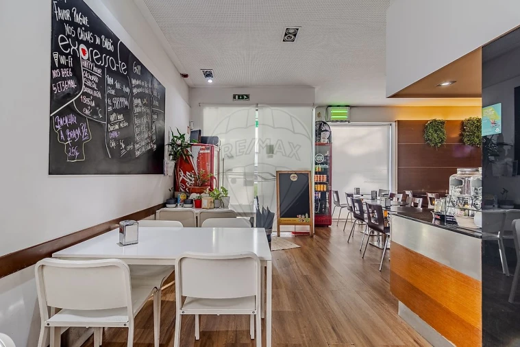 Negócio para Venda em Lordelo do Ouro e Massarelos Foto 6