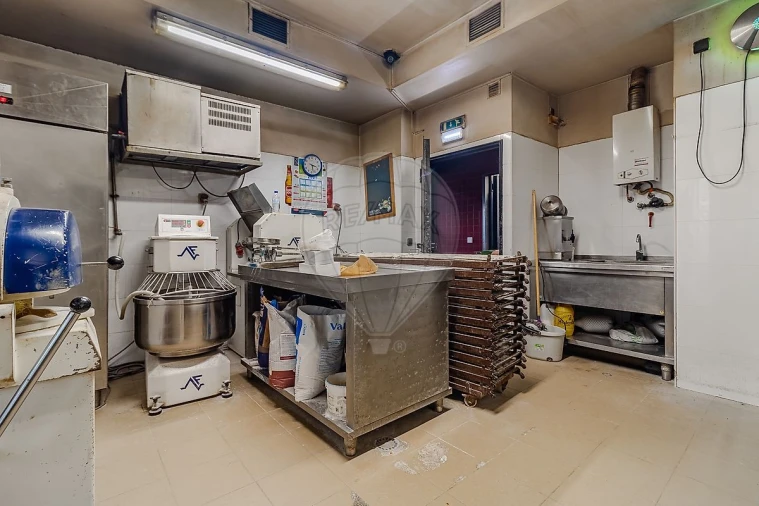 Negócio para Venda em Lordelo do Ouro e Massarelos Foto 11