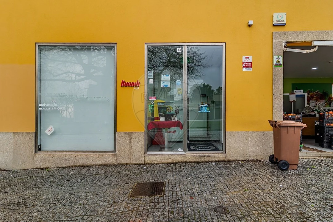 Negócio para Venda em Lordelo do Ouro e Massarelos Foto 16