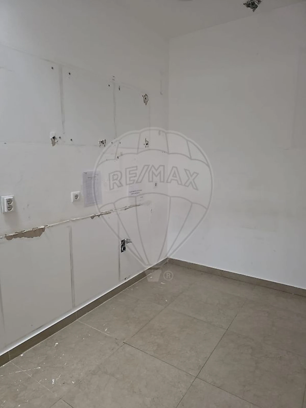 Loja para Venda em Castanheira do Ribatejo e Cachoeiras Foto 8