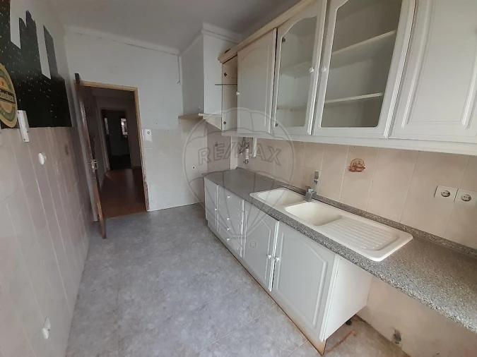 Apartamento T3 para Venda em Almada, Cova da Piedade, Pragal e Cacilhas Foto 2