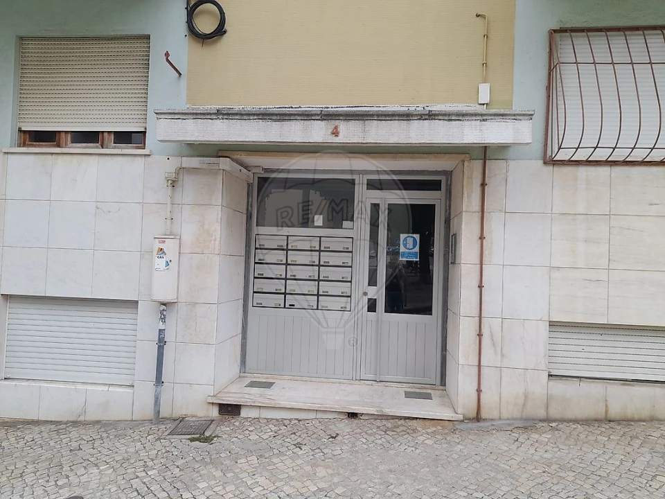 Apartamento T3 para Venda em Almada, Cova da Piedade, Pragal e Cacilhas Foto 11