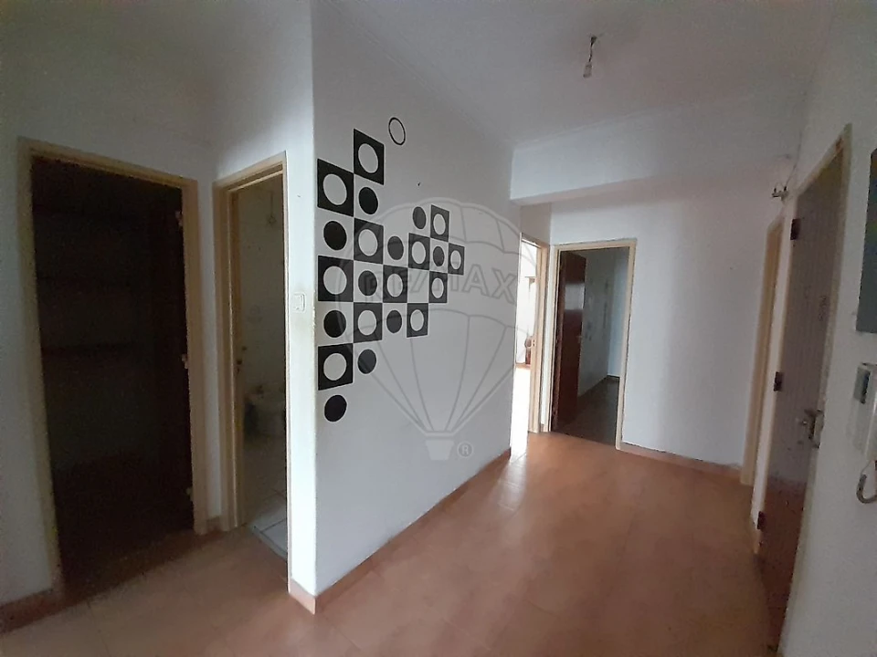 Apartamento T3 para Venda em Almada, Cova da Piedade, Pragal e Cacilhas Foto 8