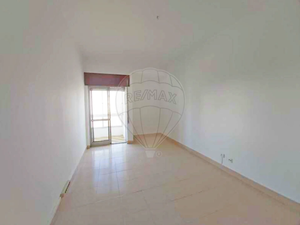 Apartamento T3 para Venda em Moita Foto 3