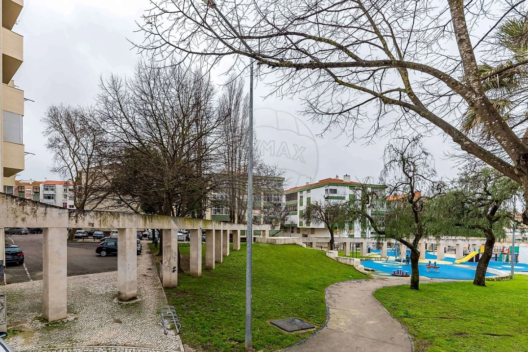 Apartamento T3 para Venda em Seixal, Arrentela e Aldeia de Paio Pires Foto 15