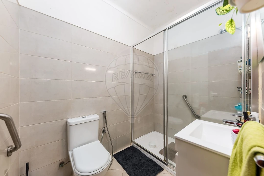 Apartamento T3 para Venda em Seixal, Arrentela e Aldeia de Paio Pires Foto 14