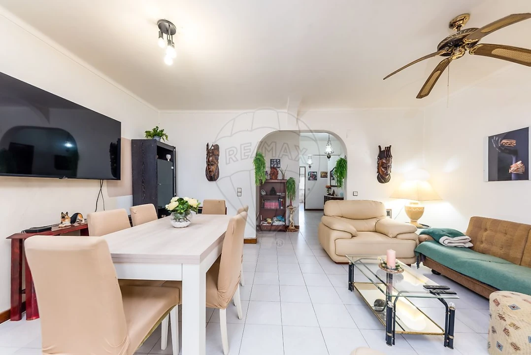 Apartamento T3 para Venda em Seixal, Arrentela e Aldeia de Paio Pires Foto 4