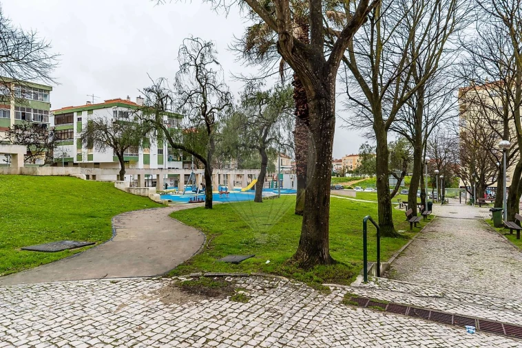 Apartamento T3 para Venda em Seixal, Arrentela e Aldeia de Paio Pires Foto 16