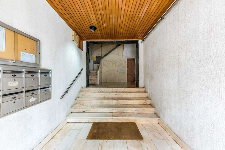 Apartamento T3 para Venda em Seixal, Arrentela e Aldeia de Paio Pires Foto 3