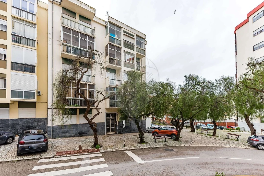 Apartamento T3 para Venda em Seixal, Arrentela e Aldeia de Paio Pires Foto 2