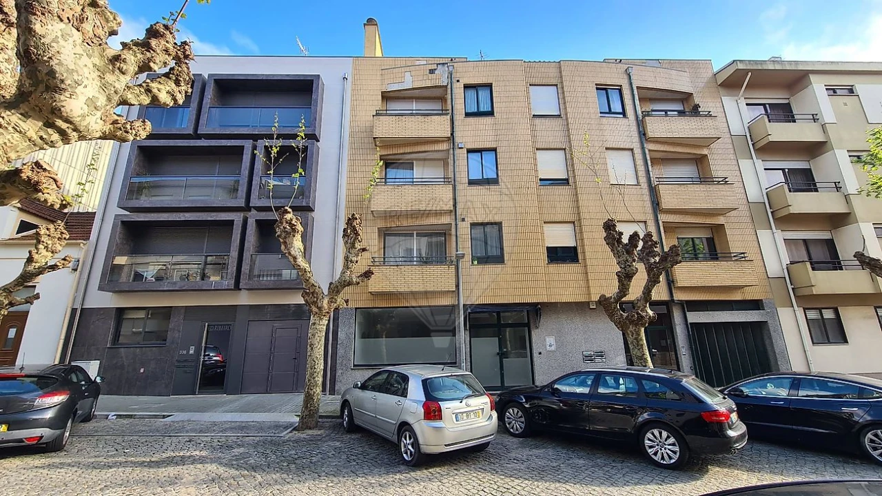 Apartamento T3 para Arrendamento em Espinho Foto 15