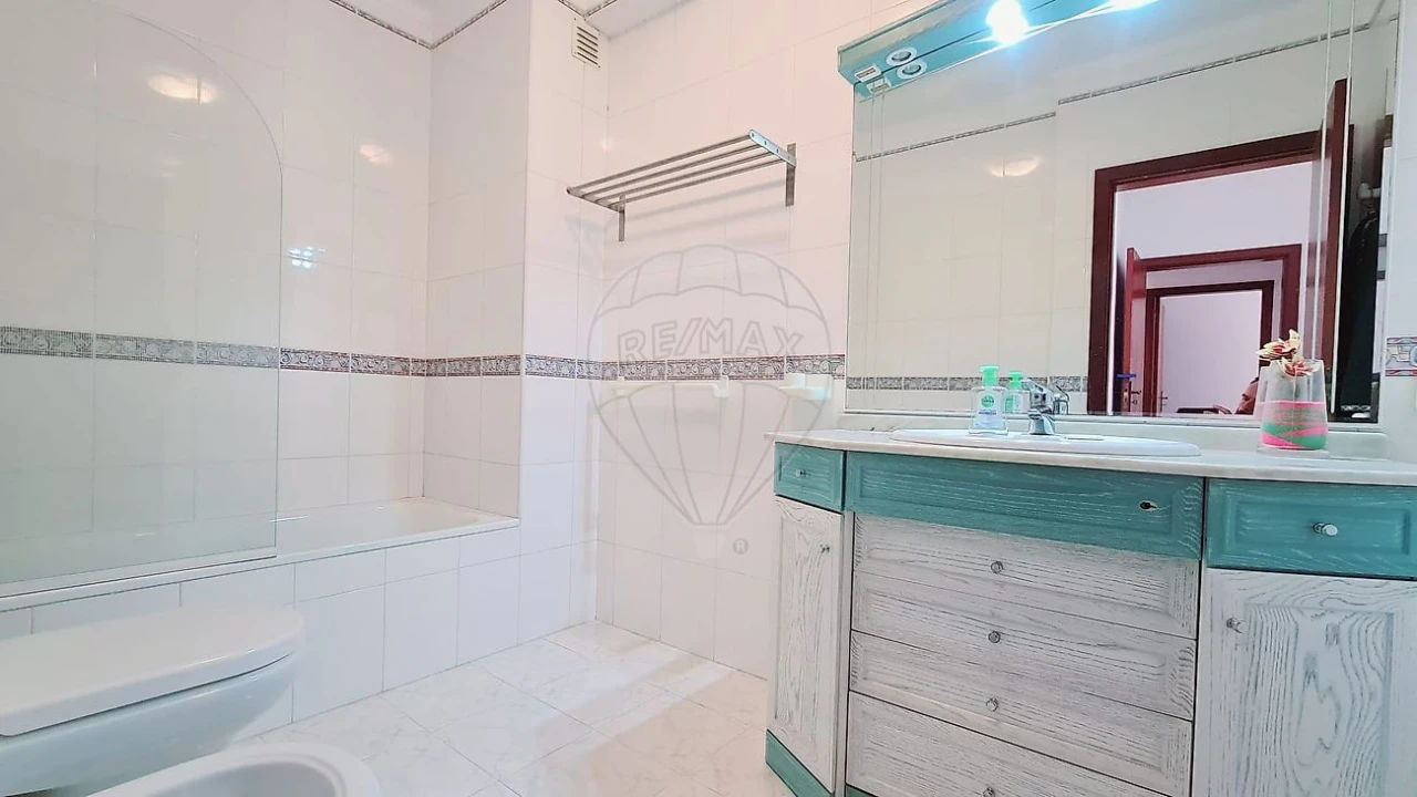 Apartamento T3 para Arrendamento em Espinho Foto 9