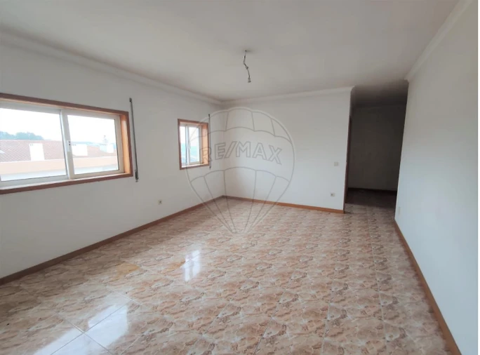 Apartamento T2 para Venda em O. Azeméis, Riba-Ul, Ul, Macinhata Seixa, Madail Foto 2