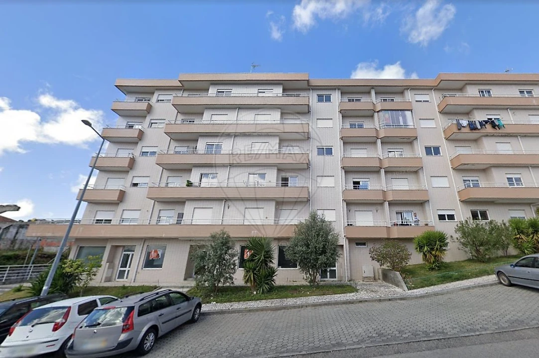 Apartamento T3 para Venda em O. Azeméis, Riba-Ul, Ul, Macinhata Seixa, Madail Foto 1