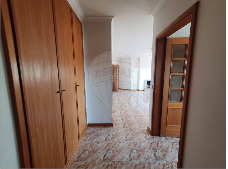 Apartamento T2 para Venda em O. Azeméis, Riba-Ul, Ul, Macinhata Seixa, Madail Foto 3