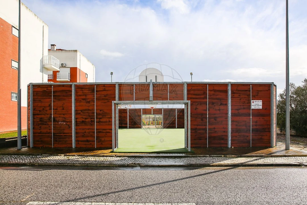 Apartamento T3 para Arrendamento em Aveiras de Cima Foto 4