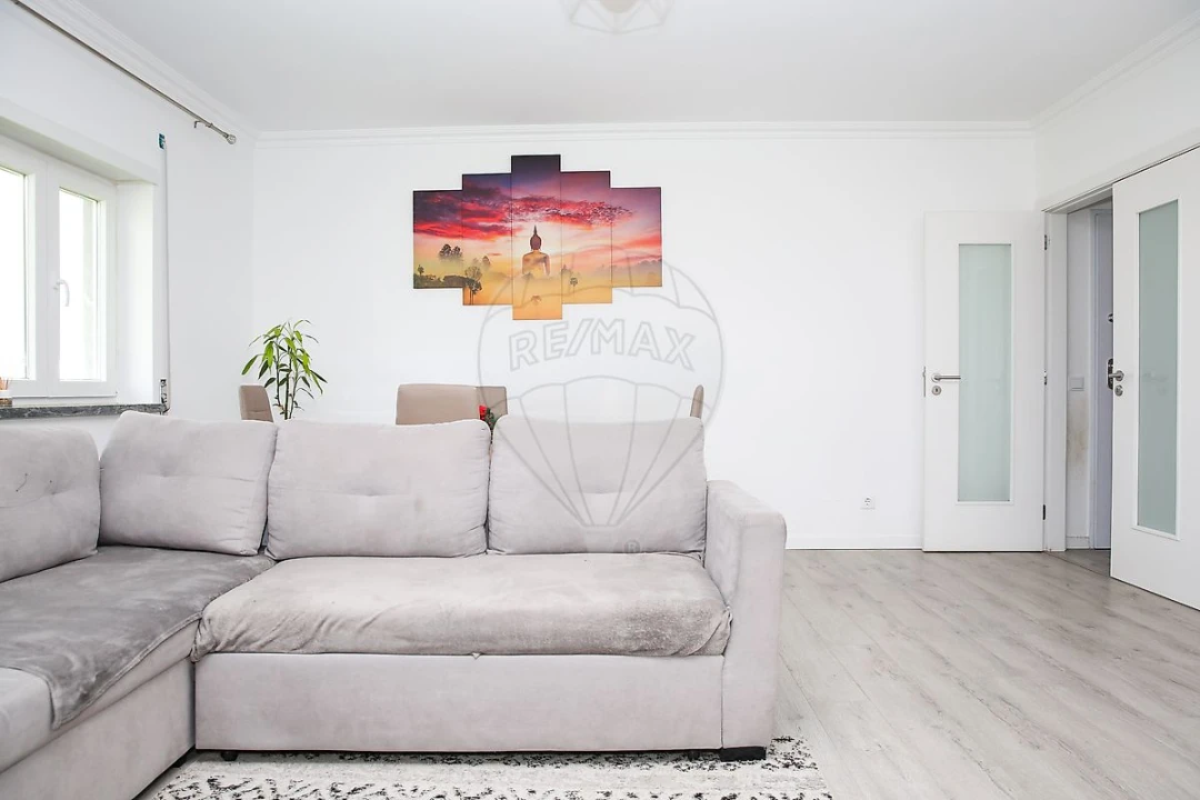 Apartamento T3 para Arrendamento em Aveiras de Cima Foto 12