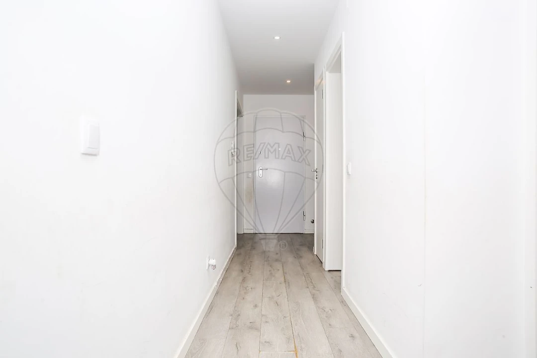 Apartamento T3 para Arrendamento em Aveiras de Cima Foto 34