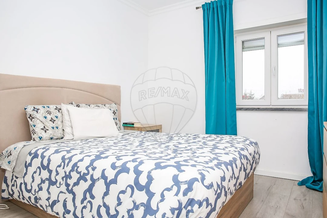 Apartamento T3 para Arrendamento em Aveiras de Cima Foto 27